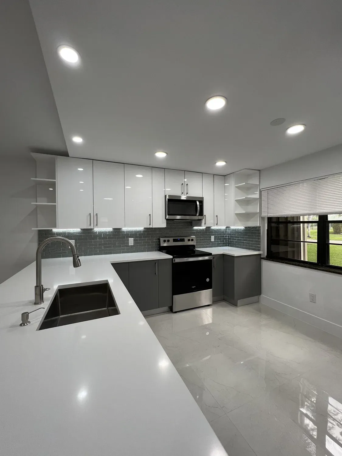 Open-Shelf Kitchen with Peninsula
