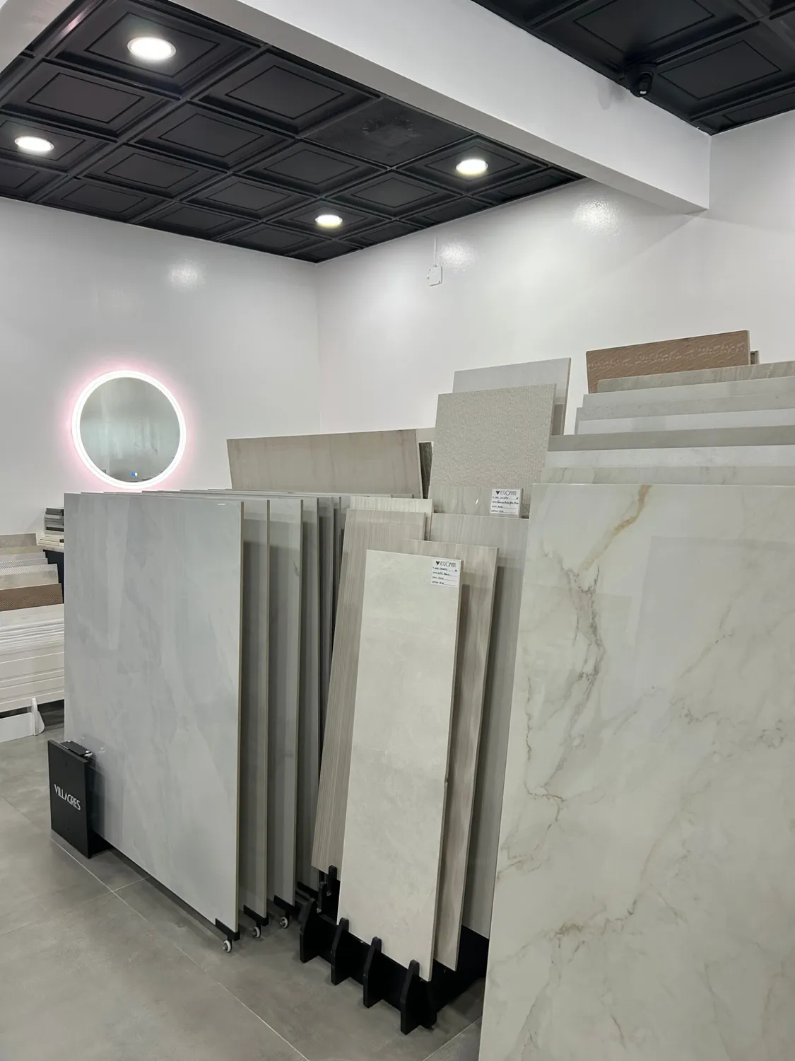 Porcelain & Marble-Look Slab Display