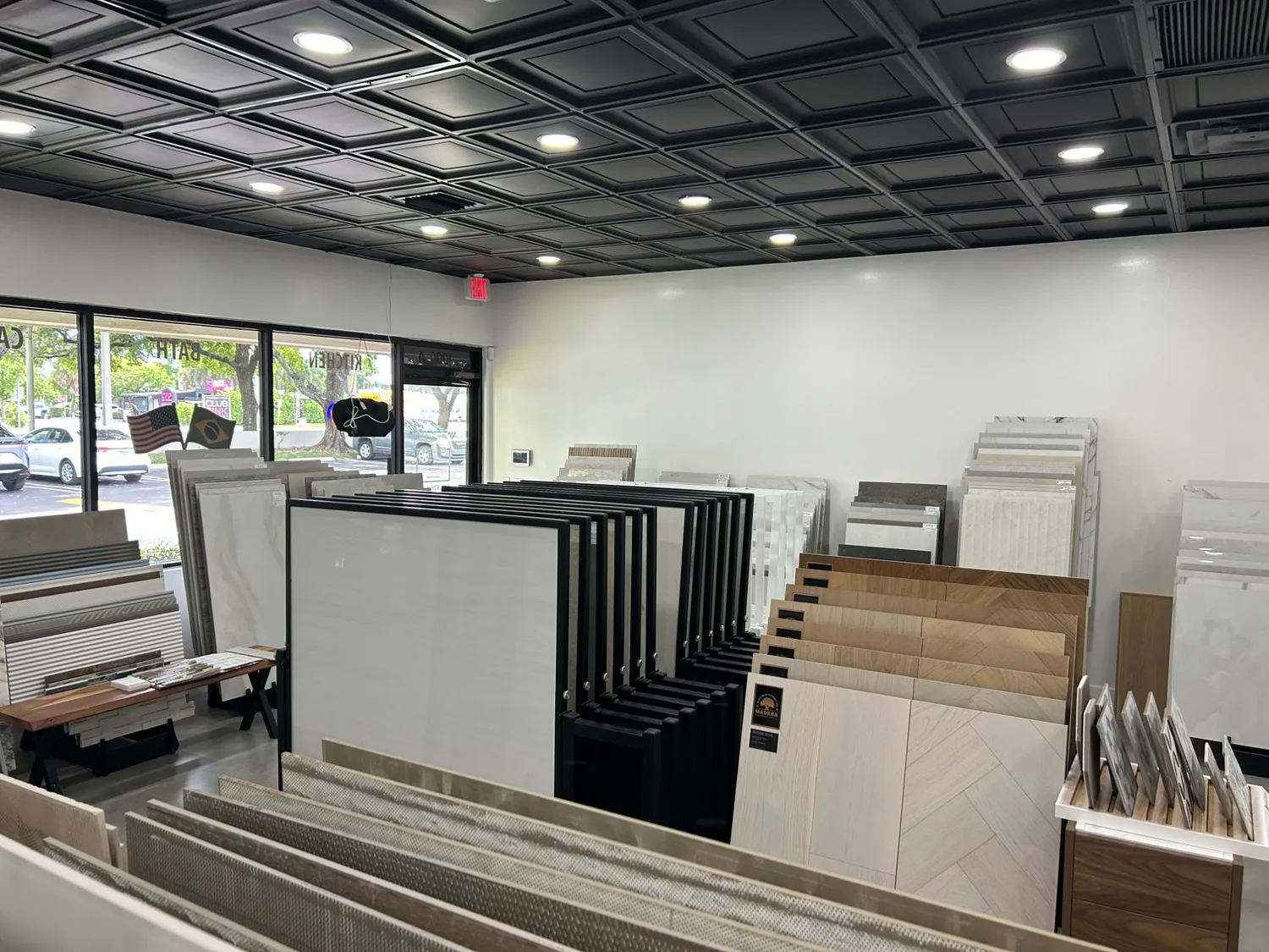Wood-Look Flooring & Tile Displays
